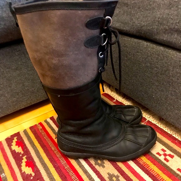 UGG Tall winter boots. Black leather & Grey suede, grey shearling interior. - Picture 3 of 4